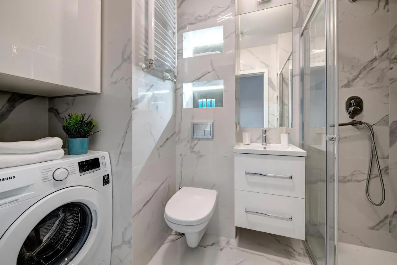 Live & Travel Apartments - Waterlane Island Gdańsk 0*,  Polska